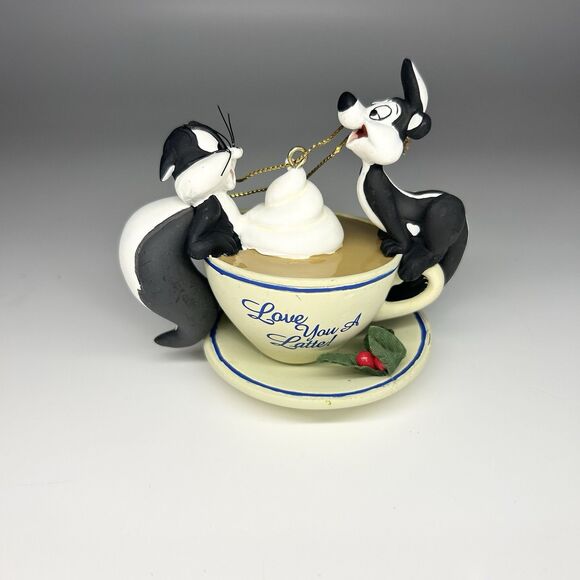 Looney Tunes Warner Bro Christmas Tree Ornament/Pepe Le Pew/Love You a Latte/Box - Picture 2 of 13